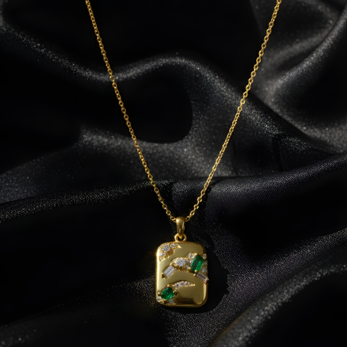 Golden Mist – Emerald Luxe Pendant Necklace